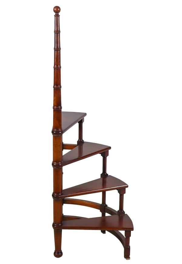 English library ladder in mahogany, with turned column shaft and four steps