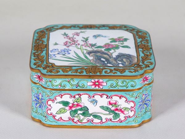 Square Chinese box in light blue glazed porcelain, with relief enamel decorations with floral motifs