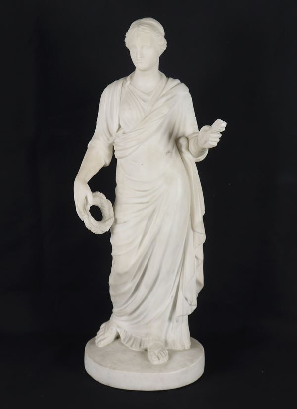 "La Dea dell'Abbondanza", scultura in marmo bianco. Firmata. Un braccio presenta rottura incollata