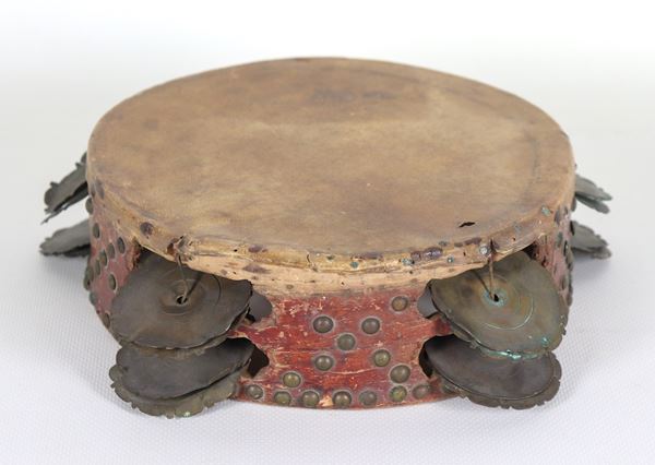 Ancient Ciociaria tambourine. Defects