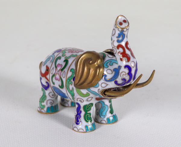 "Elefantino", statuina orientale in smalto cloisonné a varie policromie