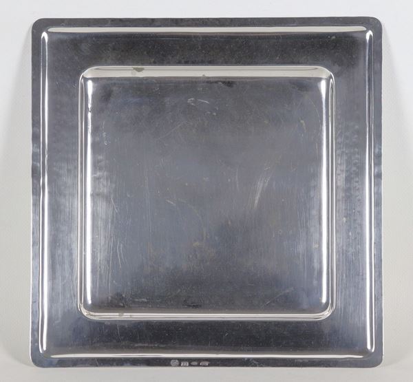 Square tray in hammered silver marked Brandimarte, gr. 700