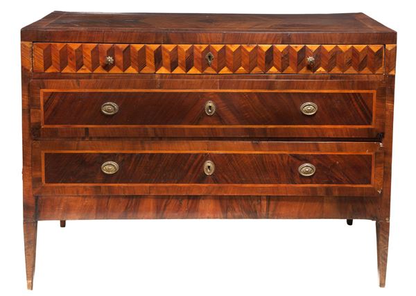 Piedmontese Louis XVI chest of drawers in walnut with thread and diamond inlays, three drawers and four legs in the shape of an inverted pyramid