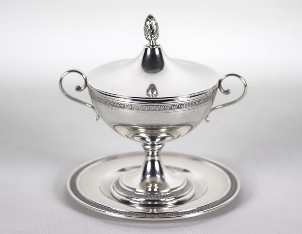 Silver sugar bowl with underplate, chiseled and embossed with Empire motifs, gr. 395