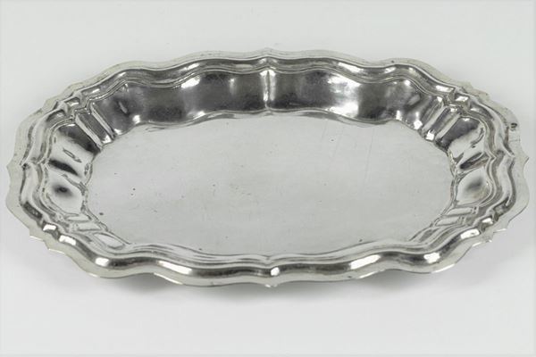 Oval tray in silver