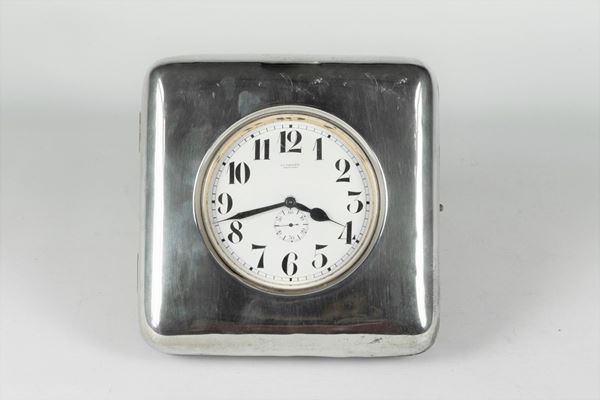 Table clock in silver and leather