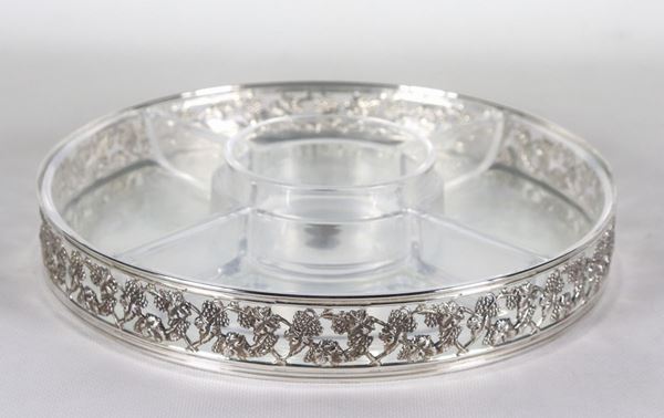 Round appetizer with 925 silver edge embossed with bunches of grapes and mirrored bottom, five crystal trays inside