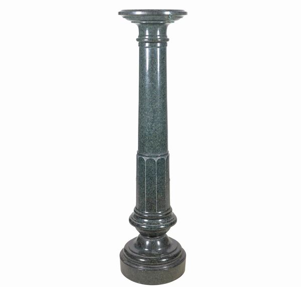 Column in serpentine green marble
