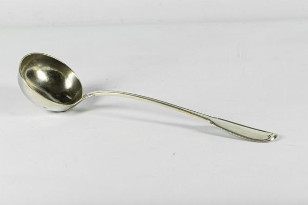 Mestolo in argento cesellato