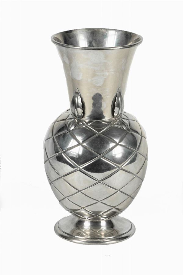Vase in silver