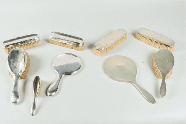 Due Servizi da toletta in argento