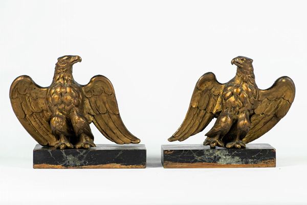 Coppia di sculture in legno dorato &quot;Aquile&quot;