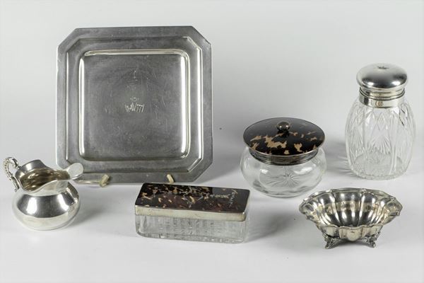 Lot in silver and crystal