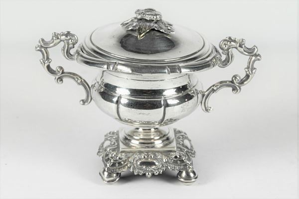 Sugar bowl in silver