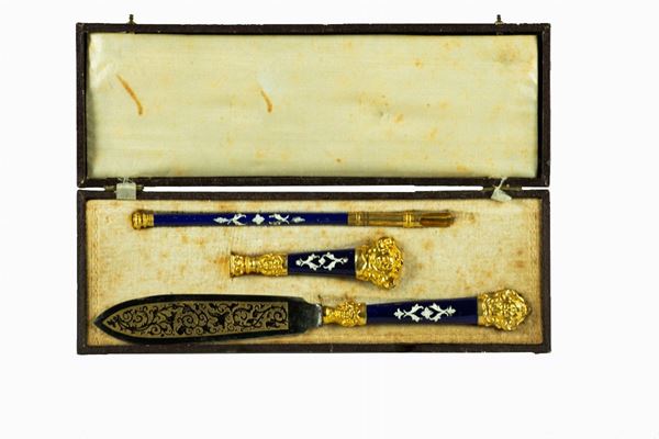 Writing desk set in enamel and golden metal
