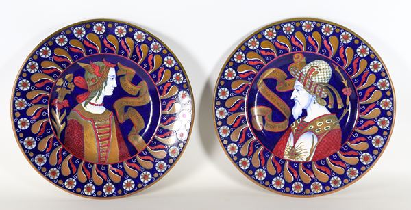 "Sixteenth-century nobleman and noblewoman", pair of large Gualdo Tadino glazed majolica parade plates. Marcati Alberto Rubboli (1888-1975)