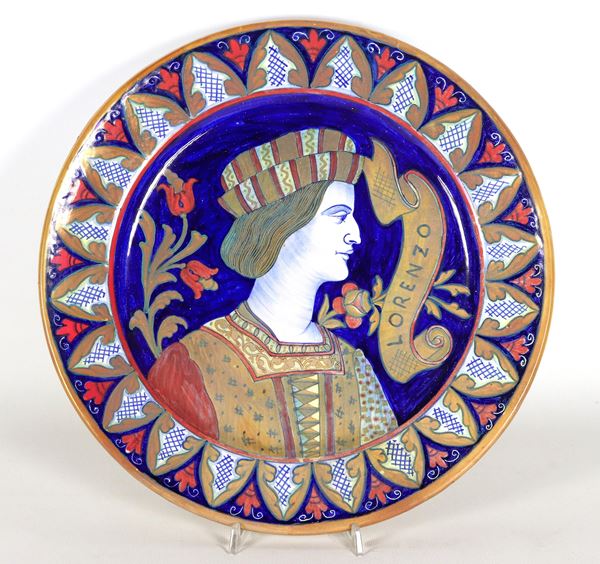 "Sixteenth-century nobleman", Gualdo Tadino glazed majolica parade plate. Marcato Alberto Rubboli (1888-1975)