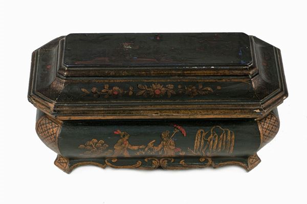 Octagonal box in lacquered wood
