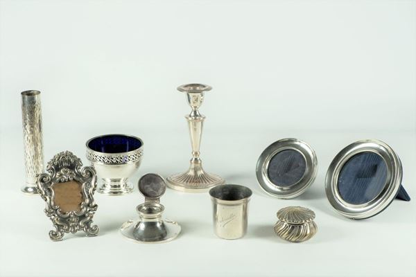 Lot in silver metal