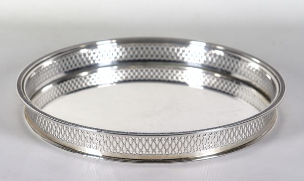 Round tray in chiselled and embossed silver with perforated railing edge, gr. 720