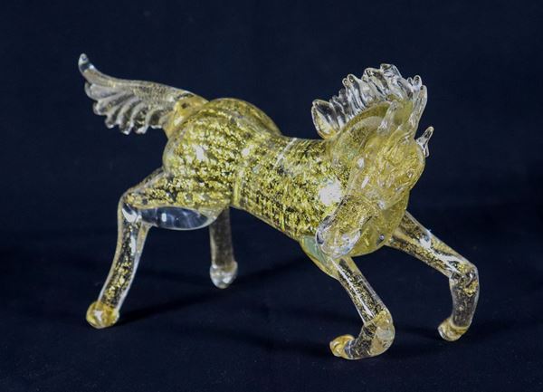 "Cavallo", scultura in vetro soffiato di Murano con scaglie di oro zecchino