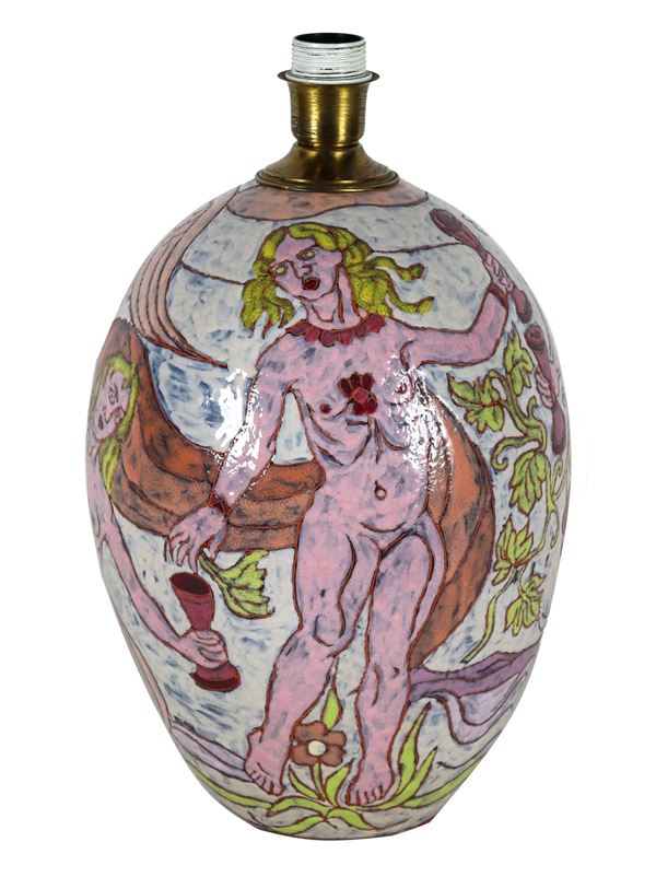 Lampada in maiolica policroma smaltata a rilievo con figure femminili astratte, marcata Ceramiche Artistiche "Il Sole" Roma