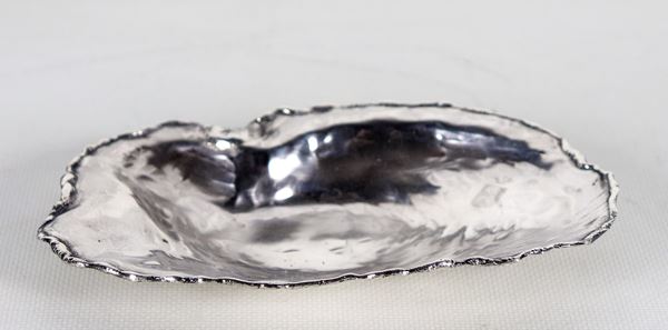 Conchiglia in argento martellato, gr. 110