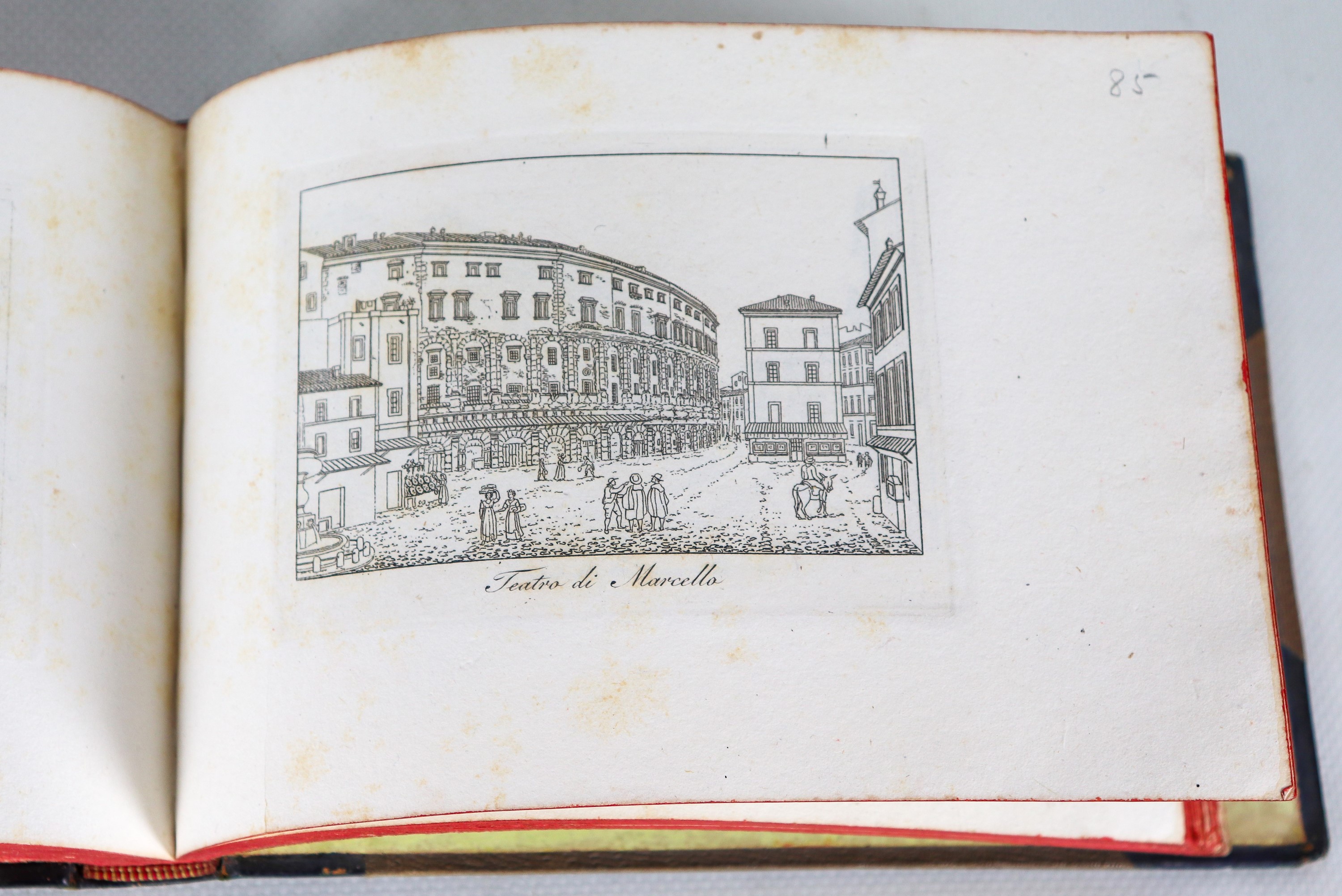 "Degli Edifici Antichi e Moderni di Roma - 1817", piccolo album di 117 piccole incisioni, rilegat...