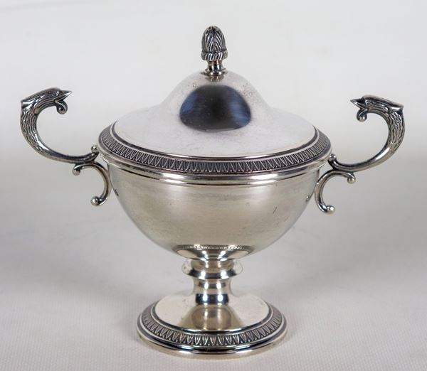 Amphora-shaped sugar bowl in silver, chiseled and embossed with Empire motifs with handles in the shape of eagles' heads, gr. 248