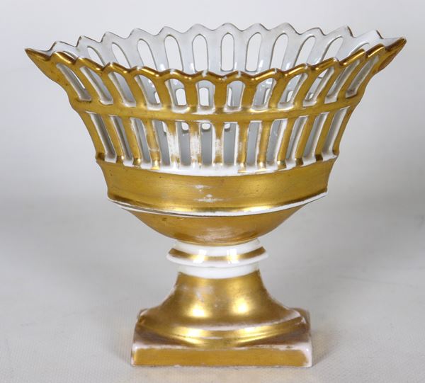 Antico piccolo cesto in porcellana francese Impero, a fondo bianco e oro zecchino