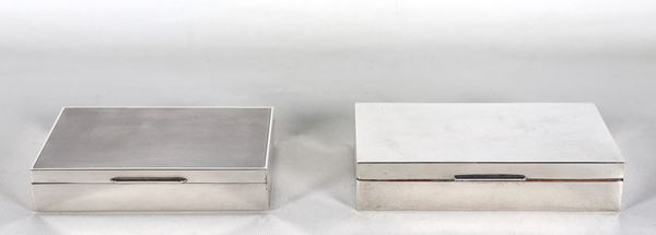 Lot of two rectangular cigarette boxes in silver and wood, different sizes