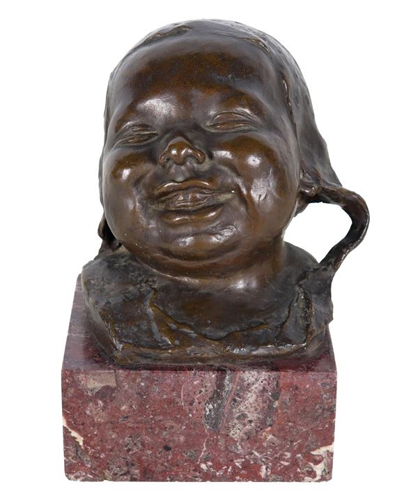 Saverio Gatto - Firmato. "Sorriso di bimbo", busto in bronzo, Fonderia Laganà Napoli, sorretto da base in marmo brecciato
