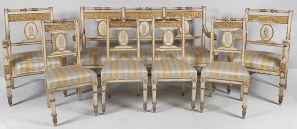 Ancient First Empire lounge in gilded and ivory lacquered wood, with backrests with oval medallions with mythological figures and upper band with floral weaves and scrolls, quadrangular legs with rosettes (7 pcs)