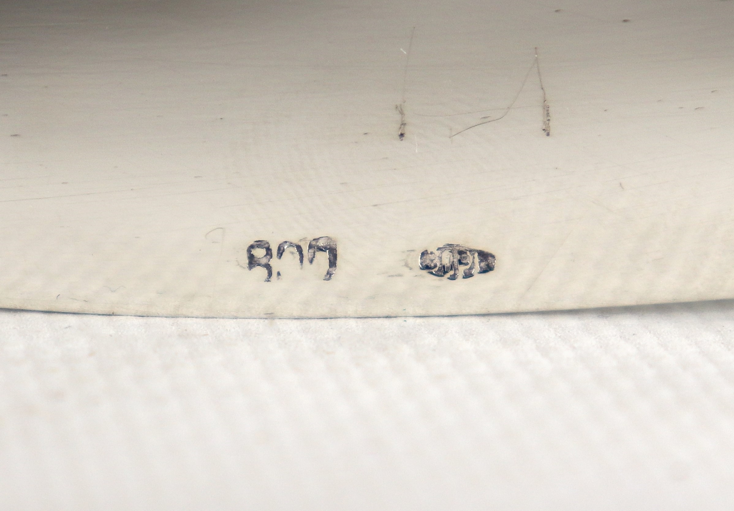 Legumiera ovale in argento, con monogramma inciso, gr. 1130