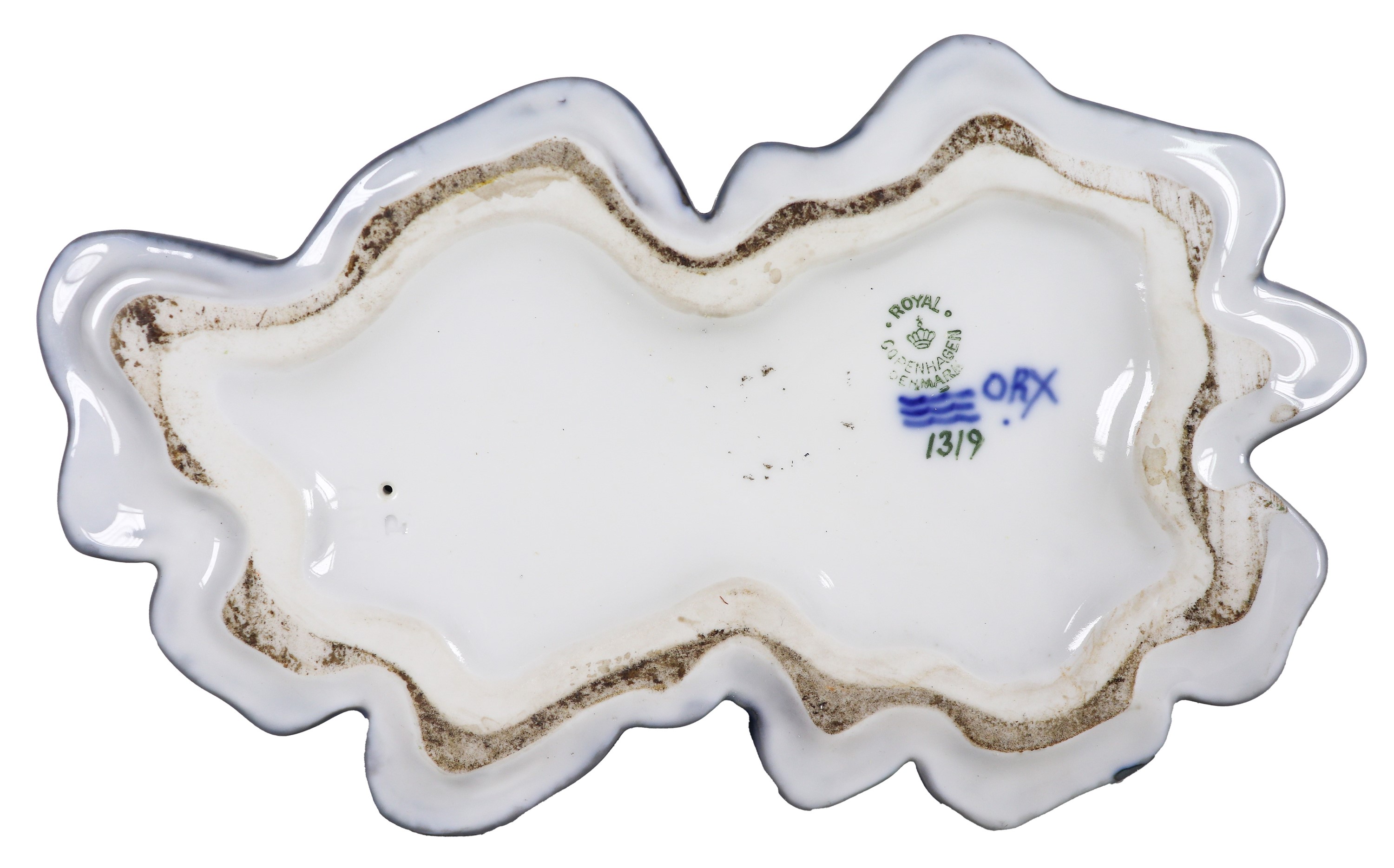 "Confidenze tra vecchiette", gruppo in ceramica porcellanata e smaltata Royal Copenhagen
