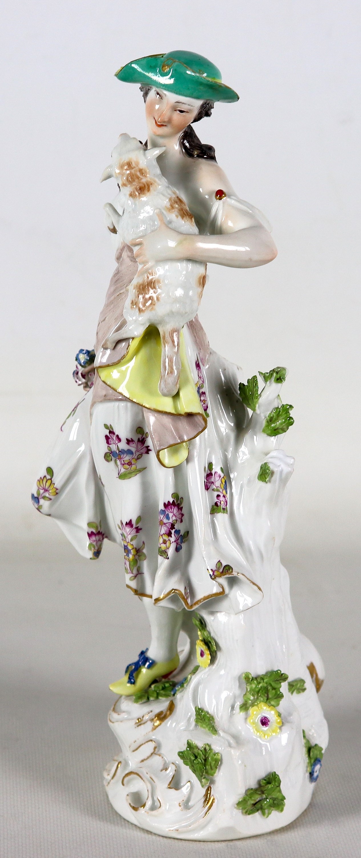 "Nobildonna con cane e mazzetto di fiori", antica scultura in porcellana policroma di Meissen, Pe...