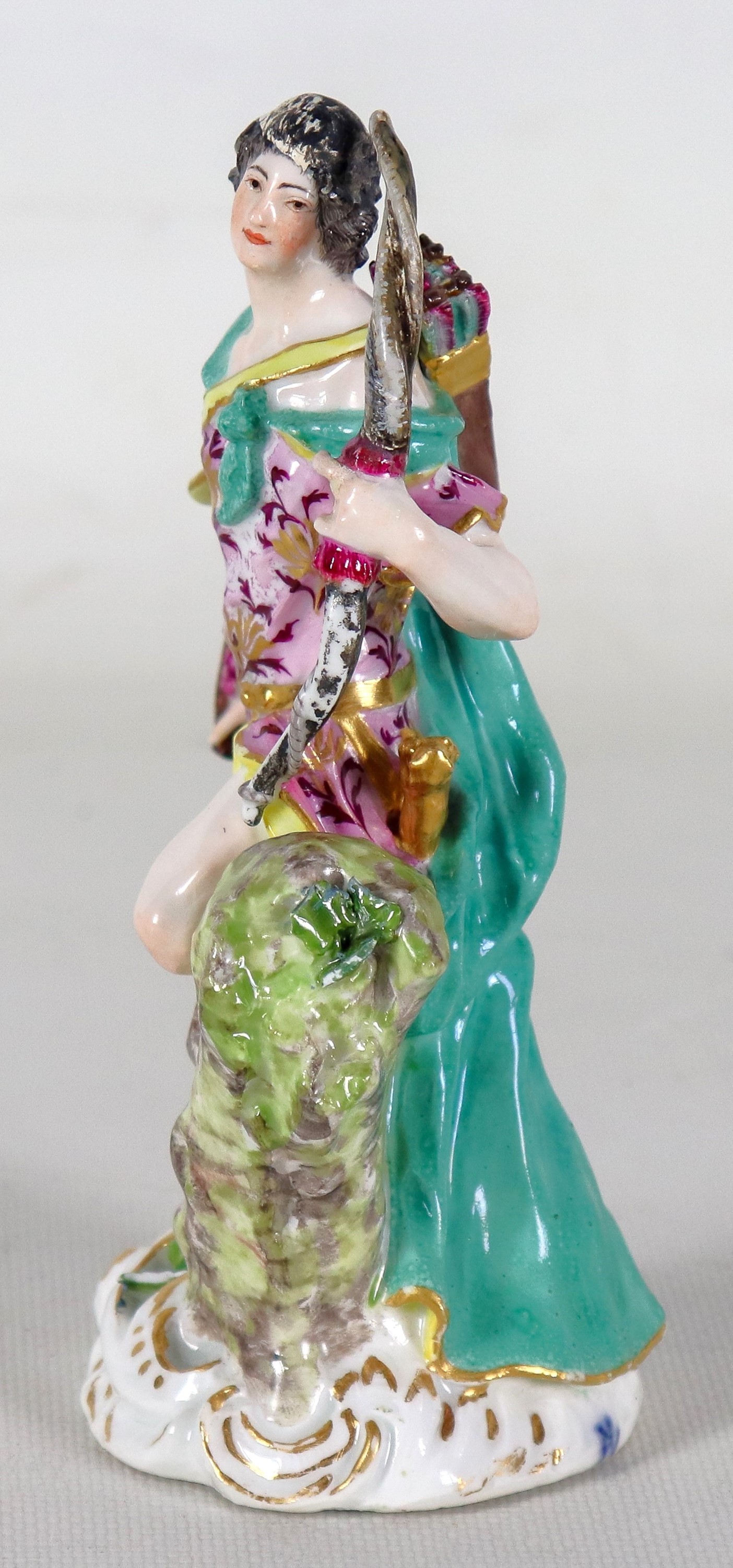 'Arciere', antica statuina in porcellana variopinta di Meissen, seconda metà del XVIII Secolo. Du...