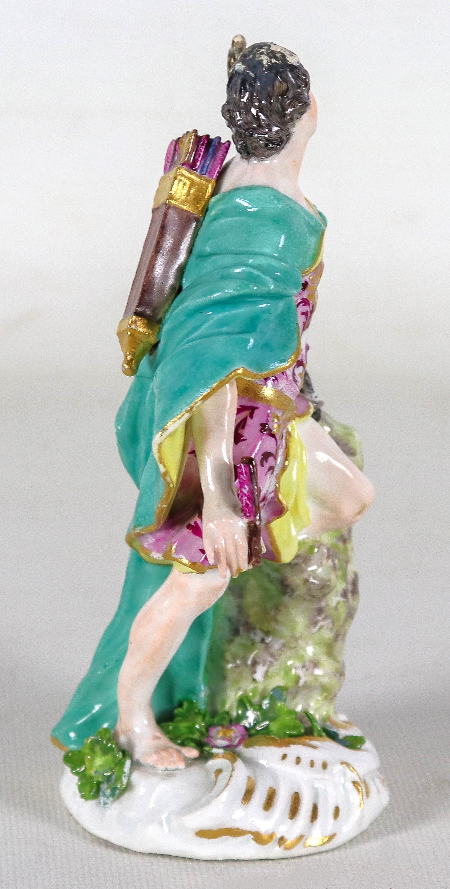 'Arciere', antica statuina in porcellana variopinta di Meissen, seconda metà del XVIII Secolo. Du...
