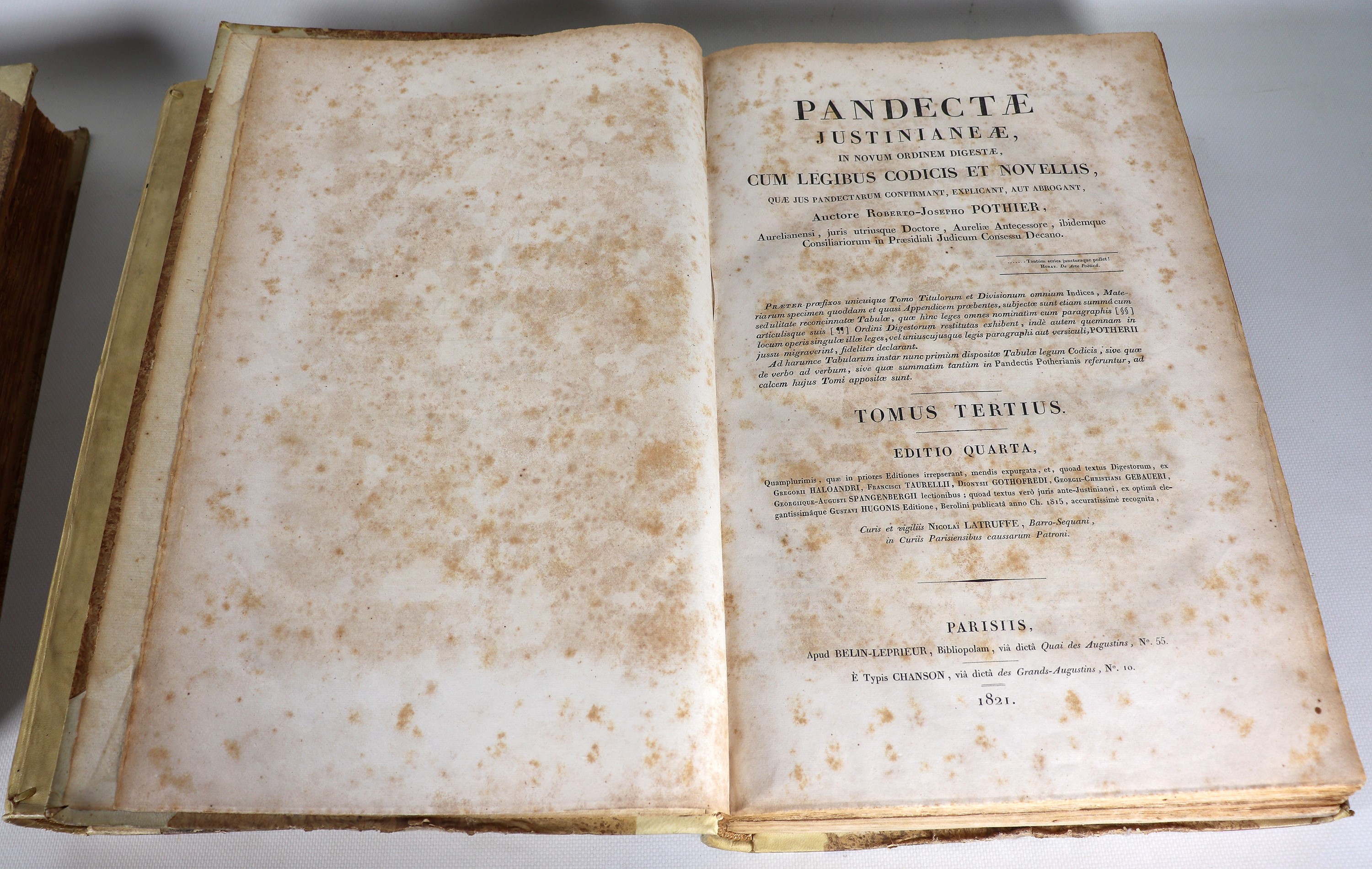 Robert Joseph Pothier. "Pandectae Justinianeae in novum ordinem digestae", opera in tre volumi, I...