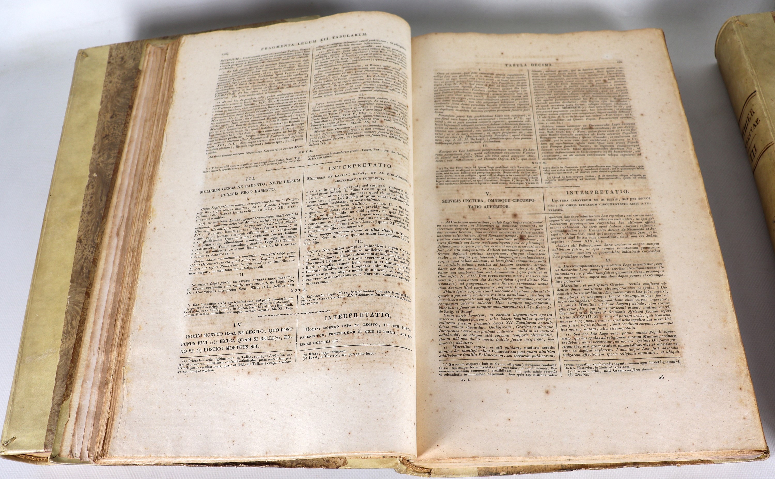 Robert Joseph Pothier. "Pandectae Justinianeae in novum ordinem digestae", opera in tre volumi, I...