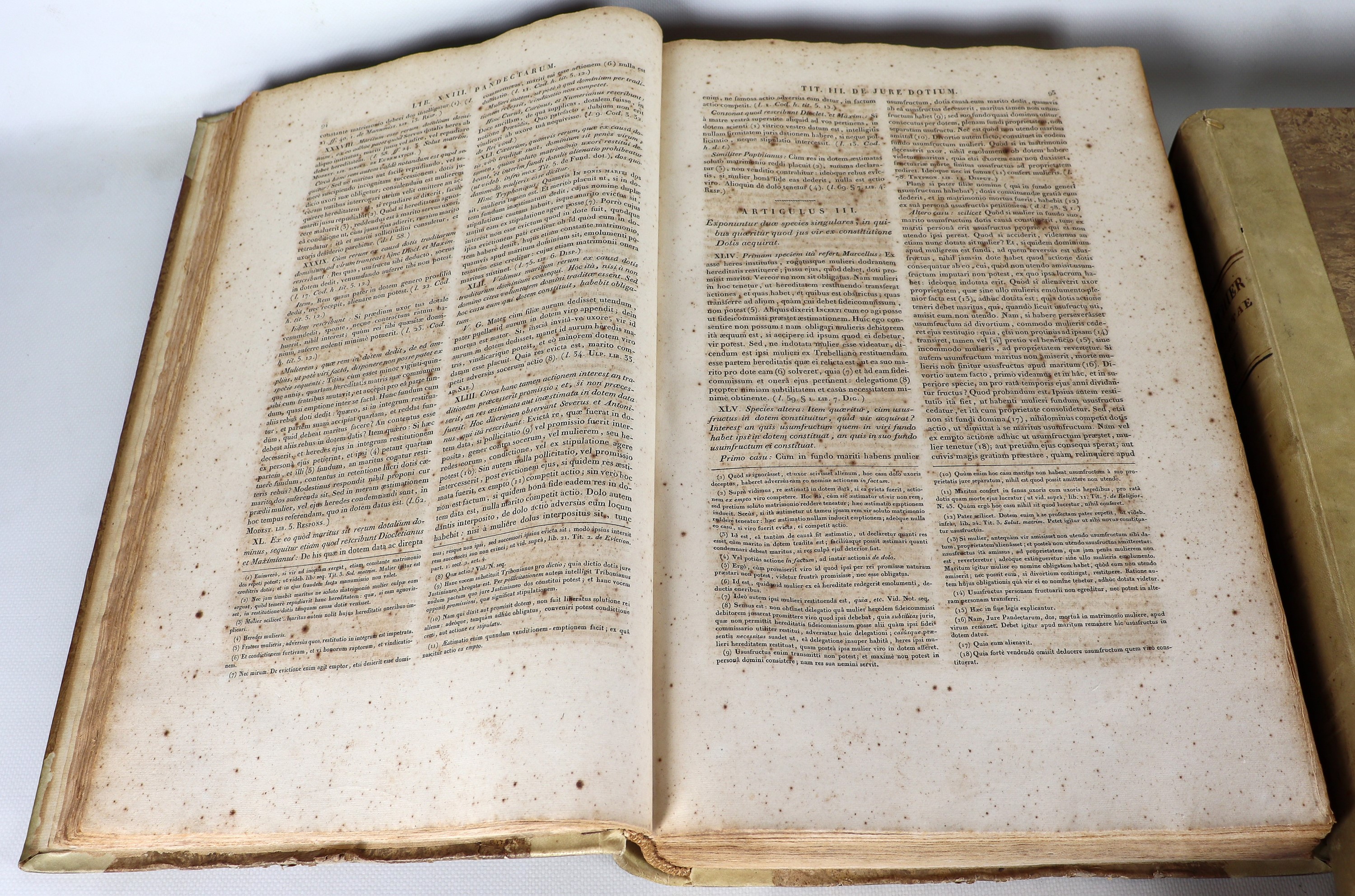 Robert Joseph Pothier. "Pandectae Justinianeae in novum ordinem digestae", opera in tre volumi, I...