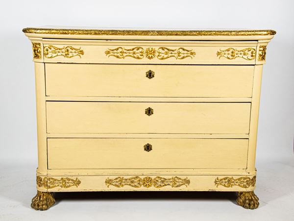 French chest of drawers of the Empire line in white lacquered wood