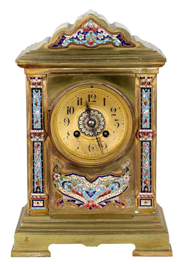 Antique French table clock in the shape of a small temple, in gilt metal with applications of various polychrome enamels, satin-finished gilt dial with Arabic numerals. Not working, to be serviced