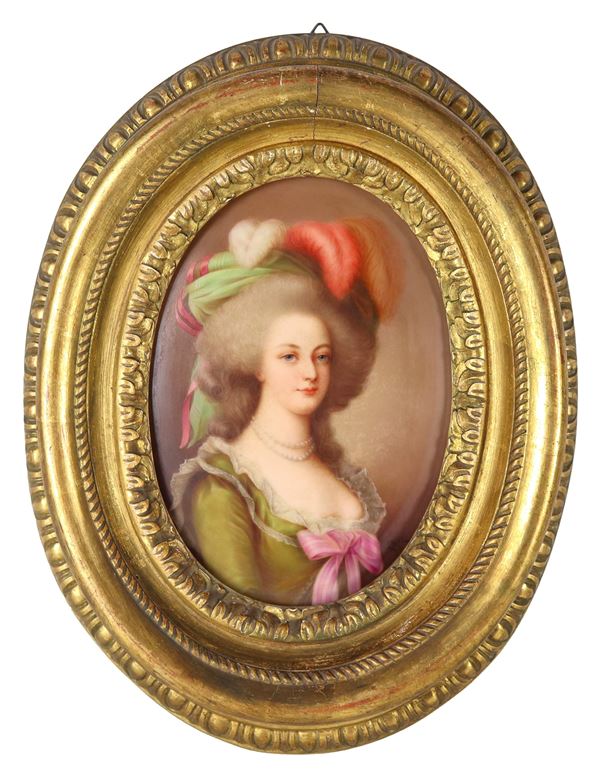 "Portrait of a noblewoman with hat", ancient oval plaque in enamelled and colorful porcelain. Signed