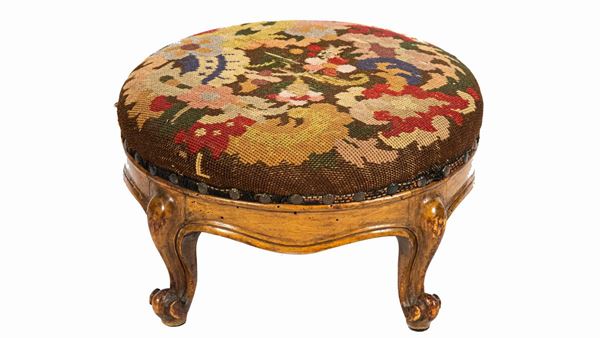 Round footrest in walnut