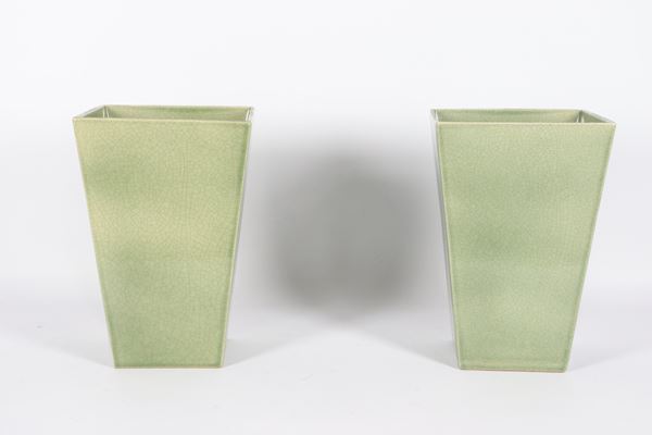 Coppia di vasi in ceramica italiana verde a forma svasata