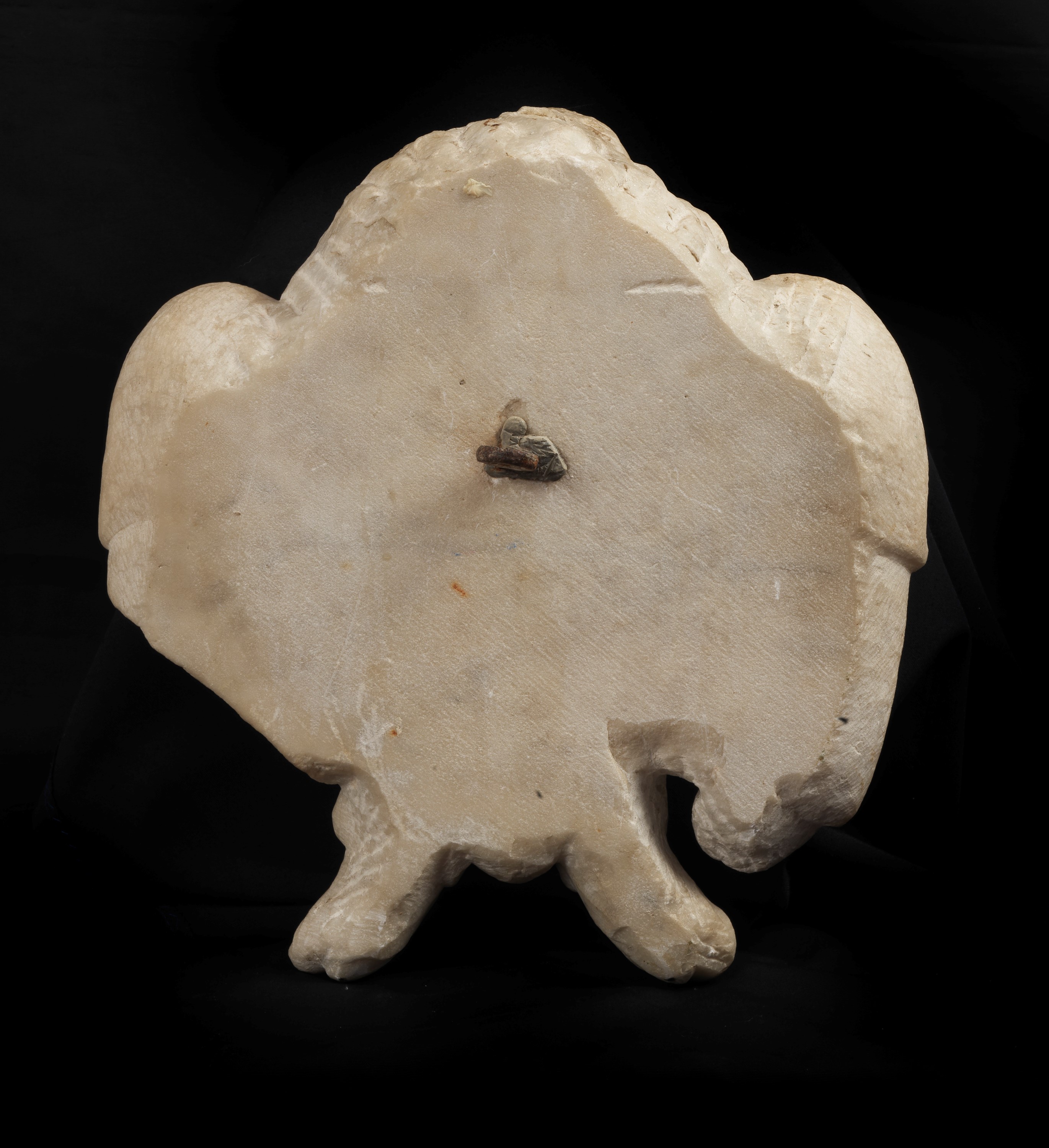 "Testa di angioletto", scultura in marmo, base moderna in metallo argentato