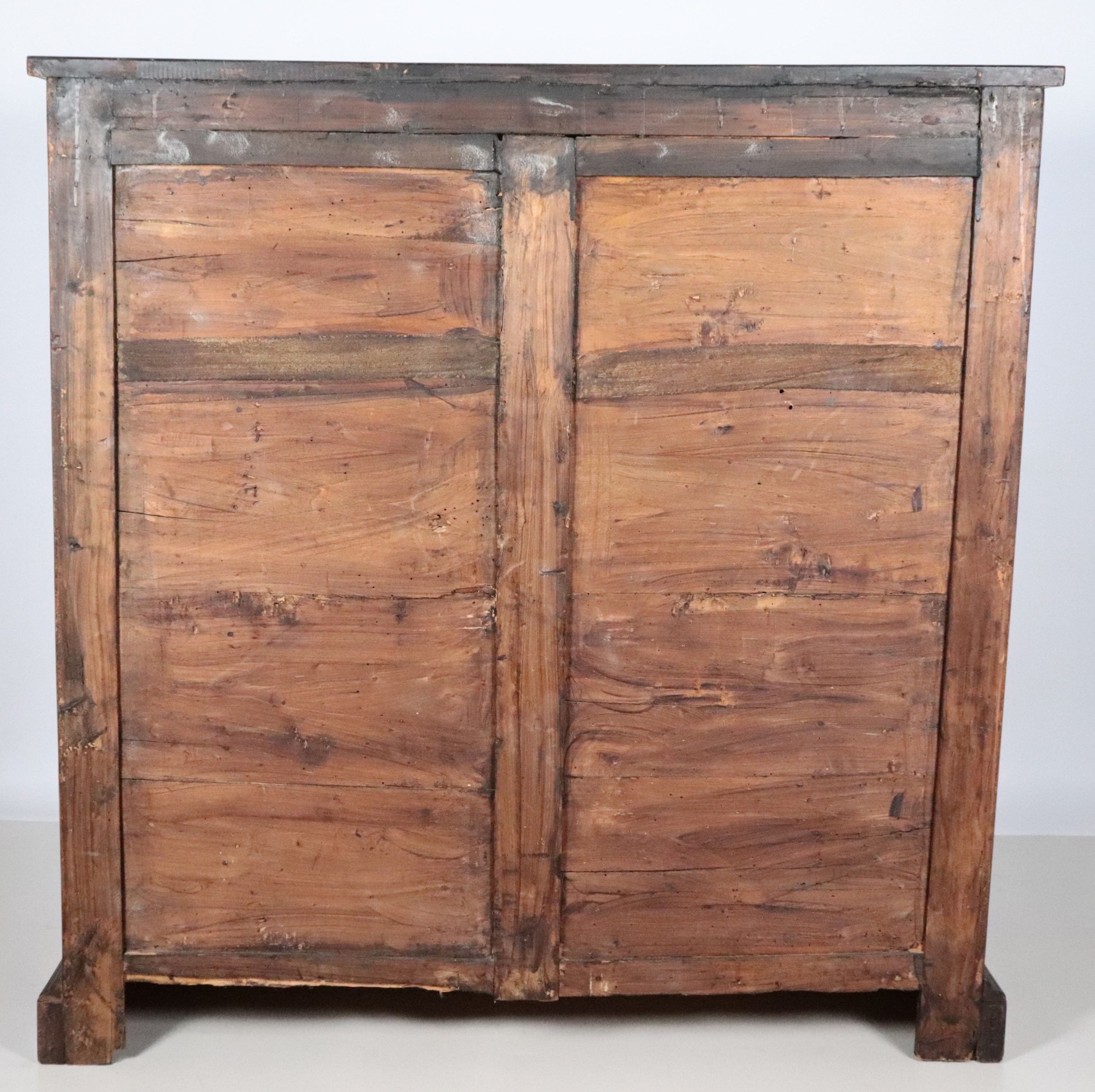 Secretaire francese in bois de rose ed ebano viola, con intarsi a riquadri geometrici e maniglie ...