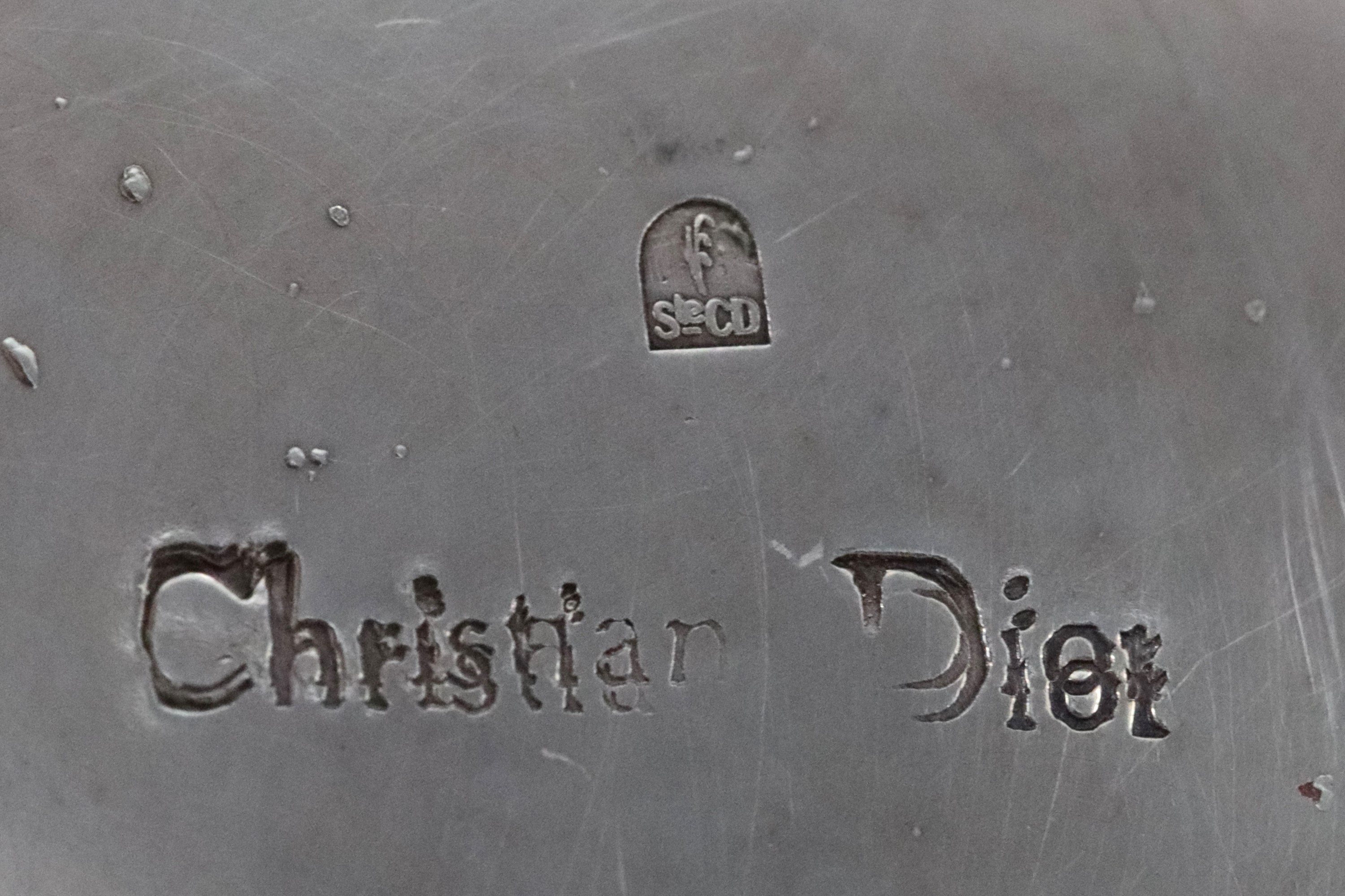 Bowl francese argentata, marcata Christian Dior, con bordo sfaccettato