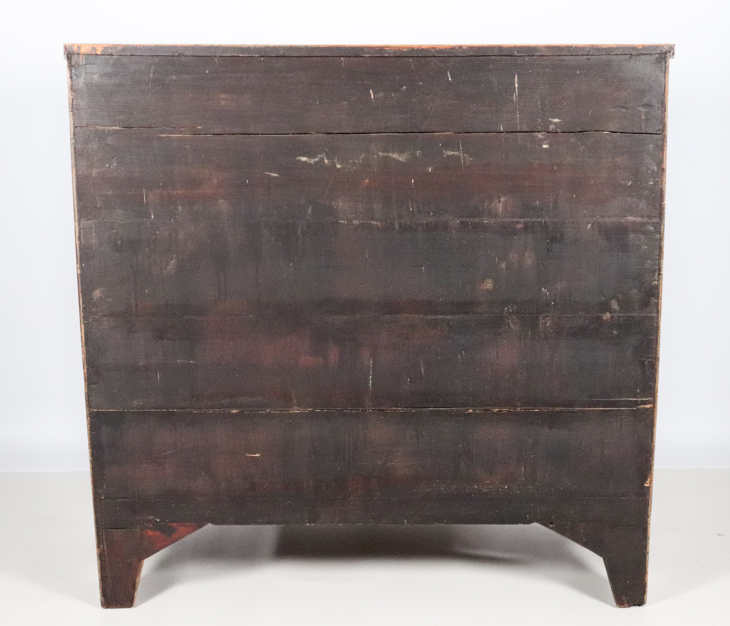 Comò da bordo inglese Epoca Regina Vittoria, in mogano e piuma di mogano con filettature intarsia...